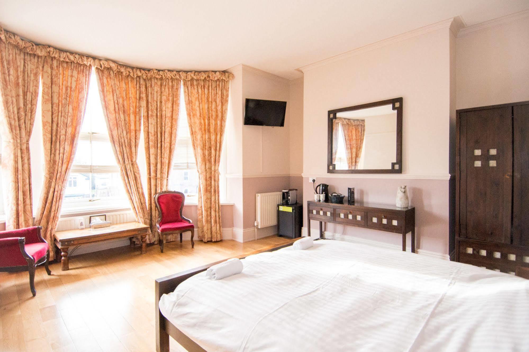 The York Hotel Wolverhampton Esterno foto