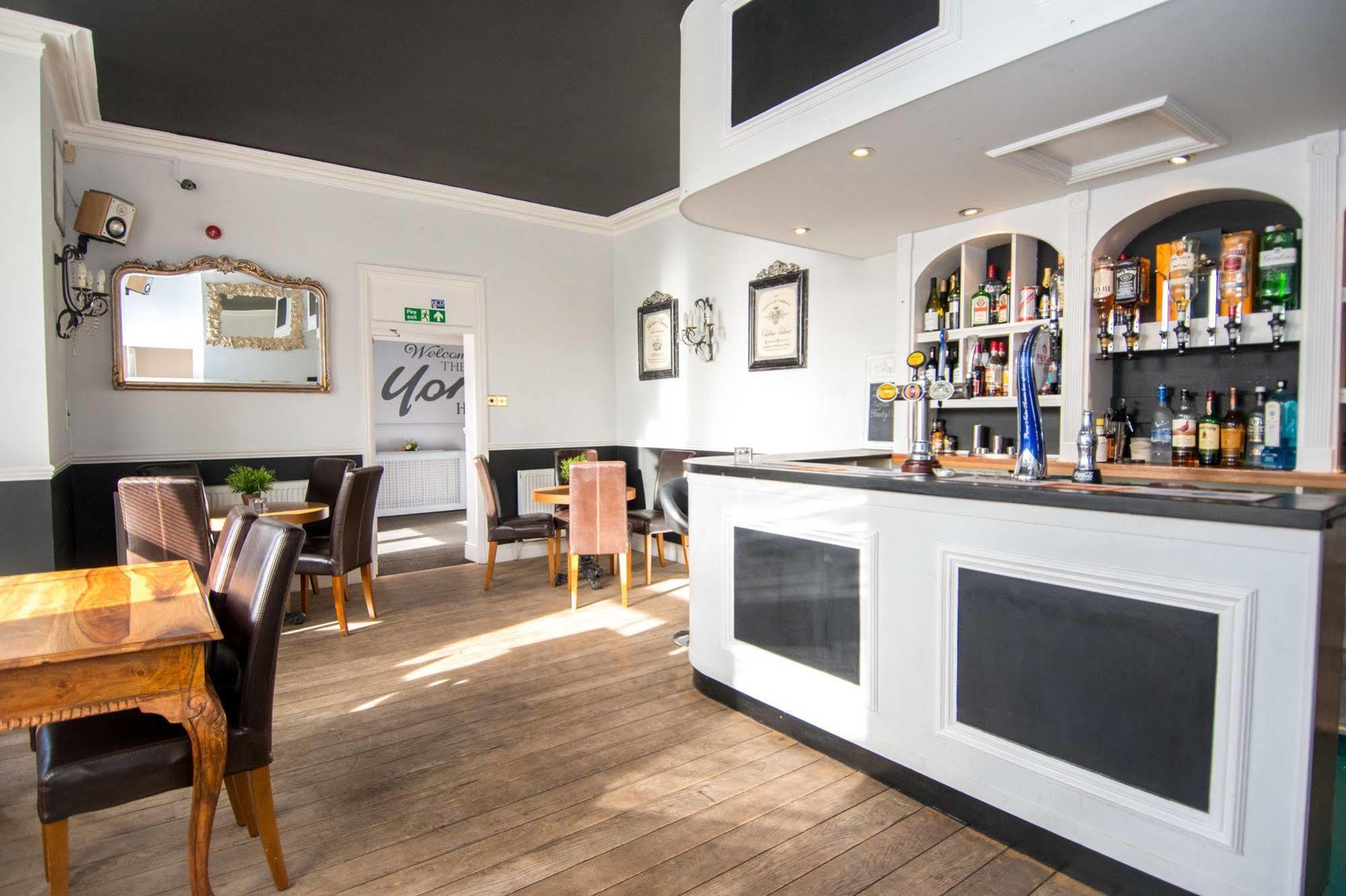 The York Hotel Wolverhampton Esterno foto