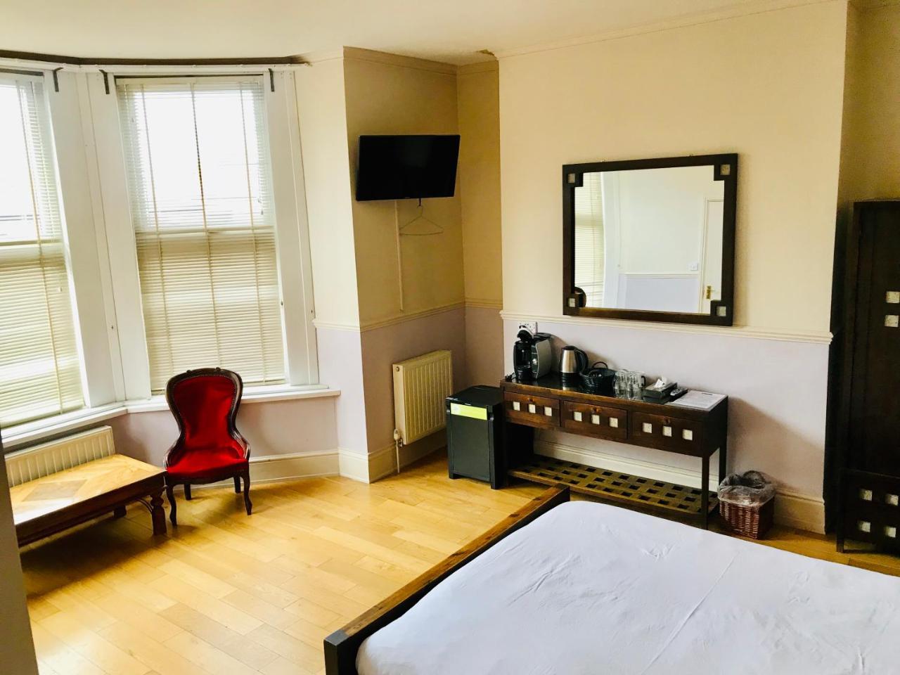 The York Hotel Wolverhampton Esterno foto